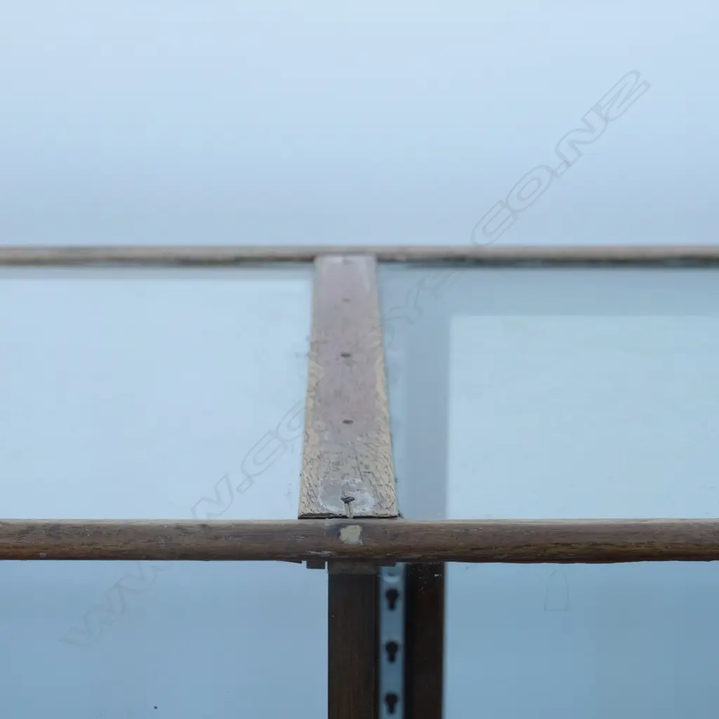 An early 20thC shop display counter Image 1++