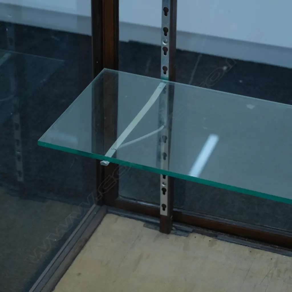 An early 20thC shop display counter Image 1++