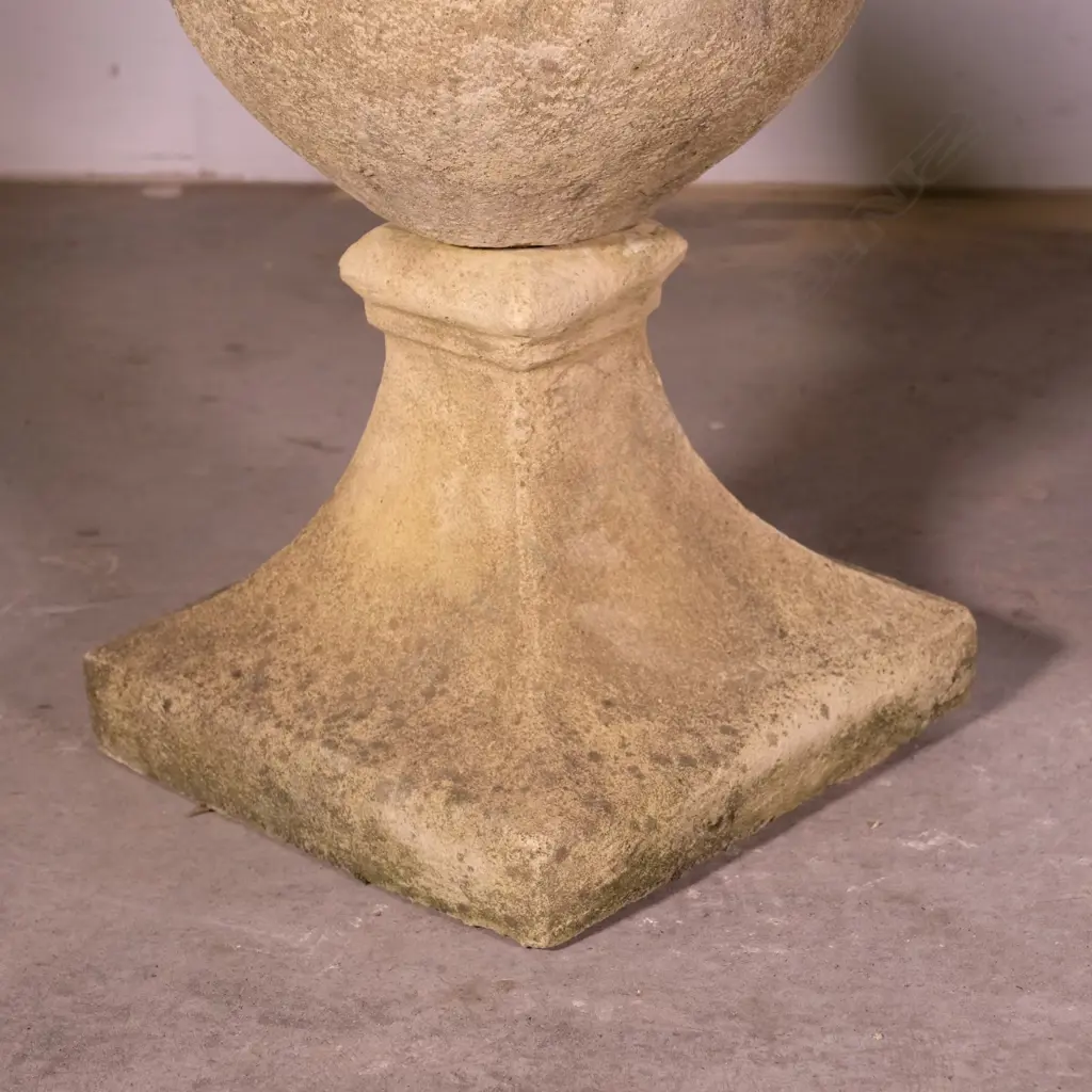 A pair of classical Church Stone gateway ball piers Image 1++