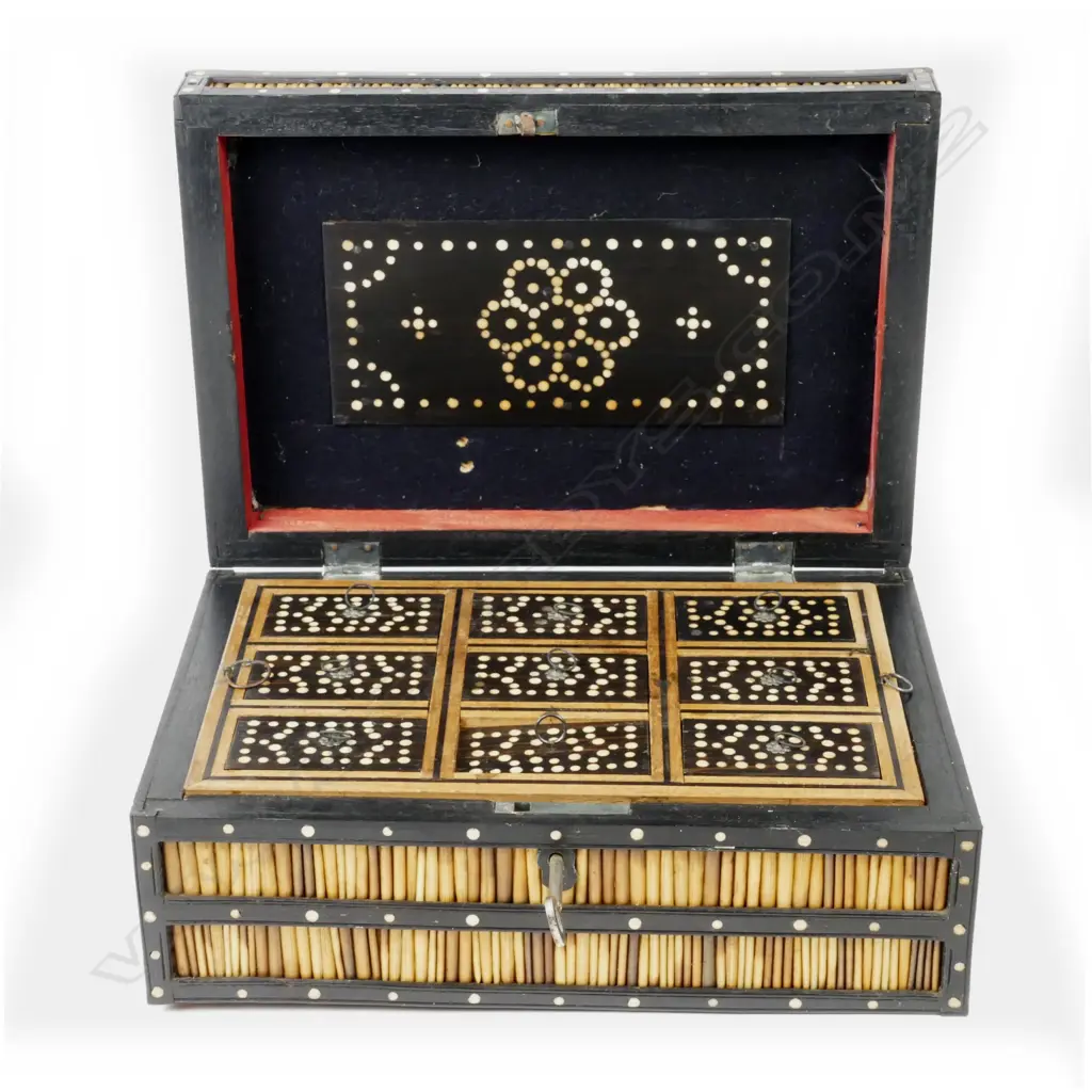 A large Ceylonese porcupine quill and ebony box Image 1++