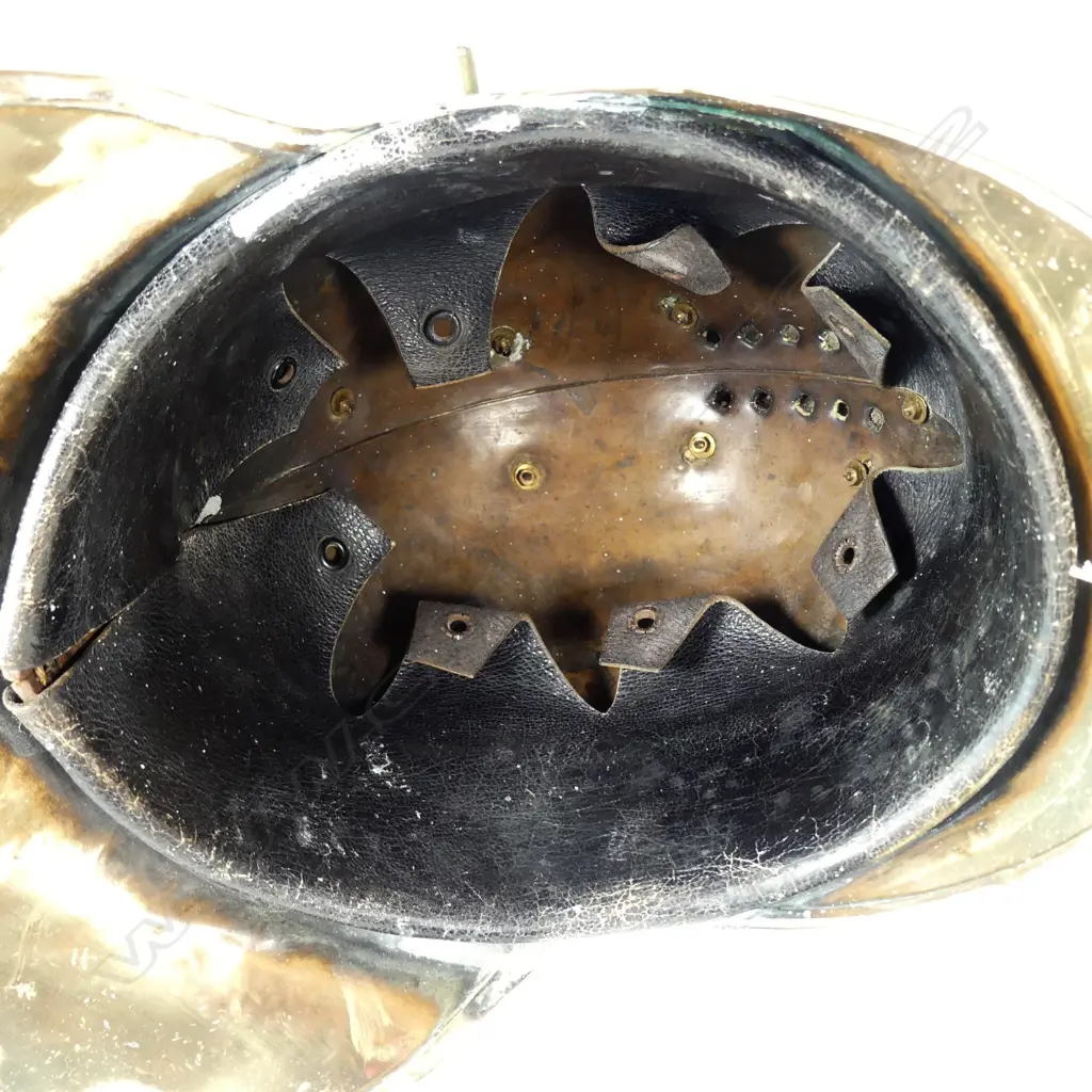 An early 20thC brass New South Wales Fire Brigade fireman's helmet Image 1++