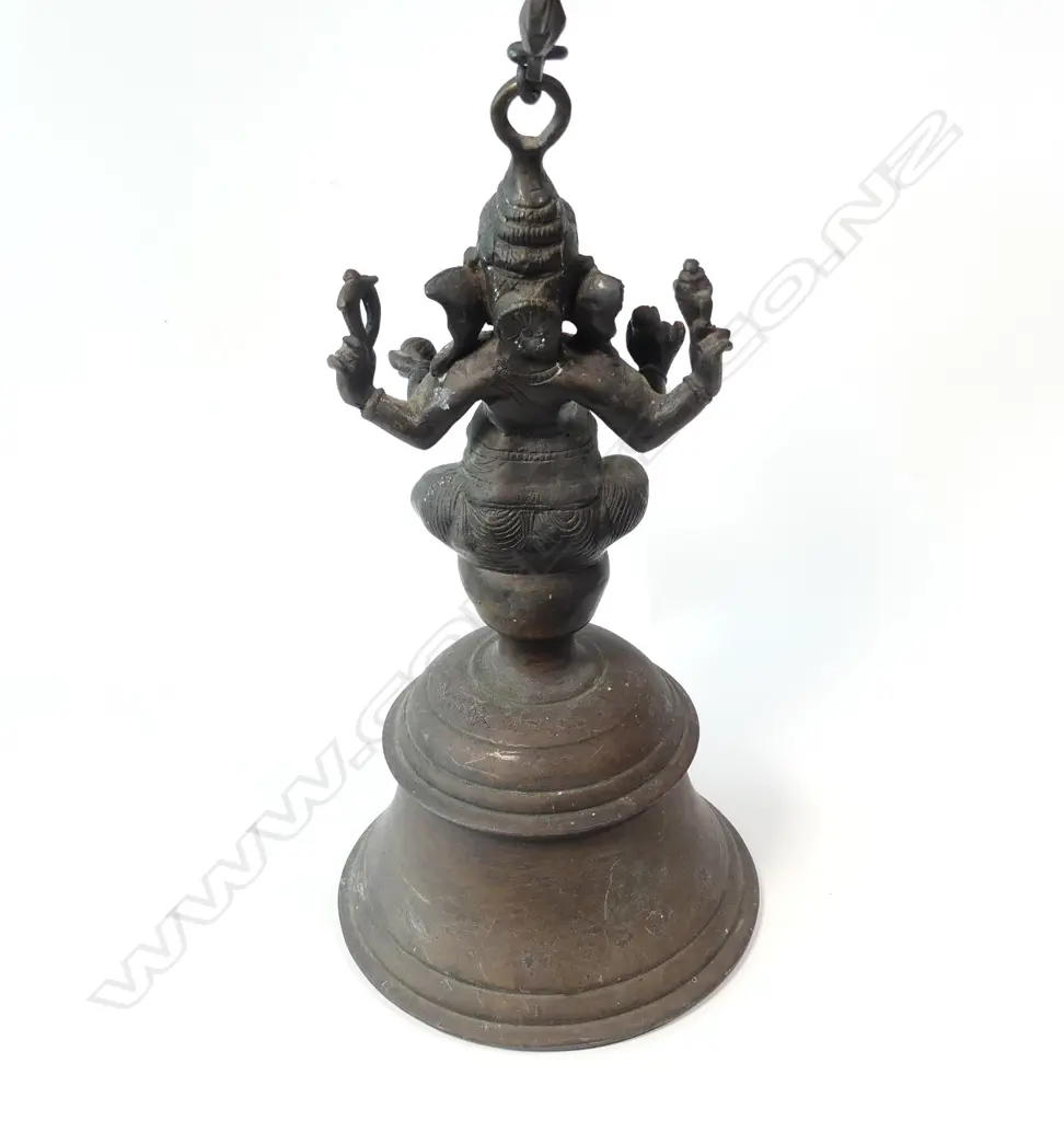 An old heavy Indian bronze bell Image 1++