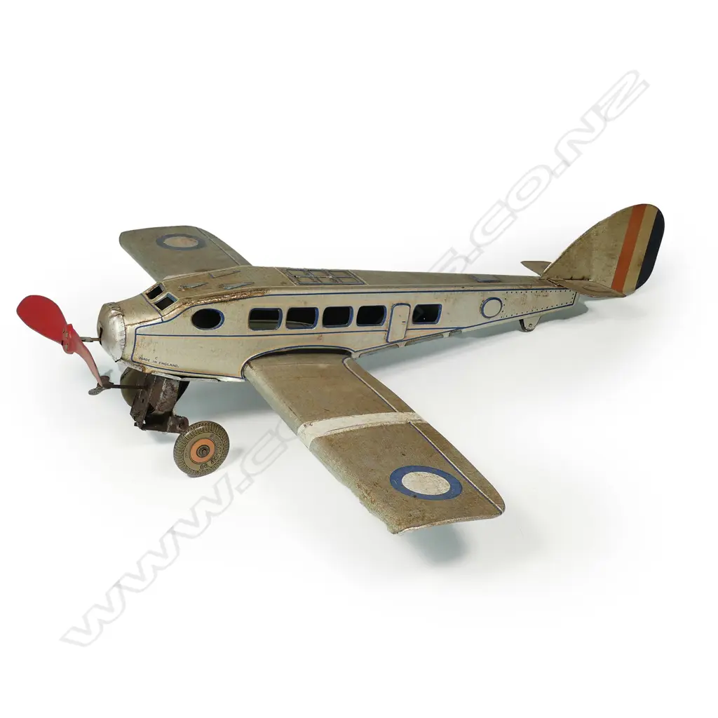 A mid-20thC British toy tin plate clockwork plane Image 1++