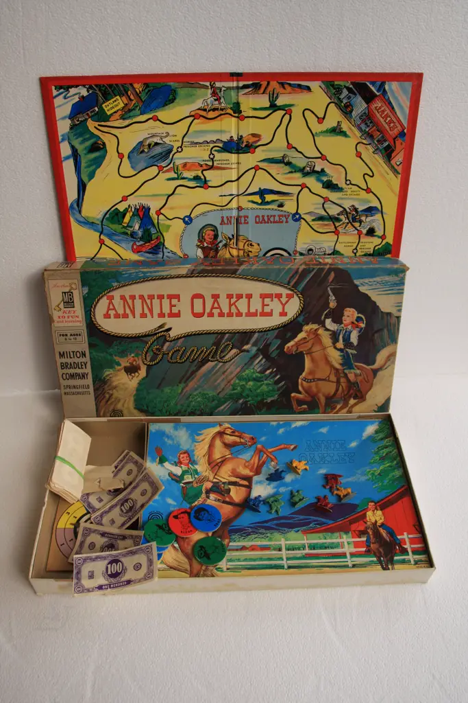 ‘Annie Oakley’ board game Image 1++