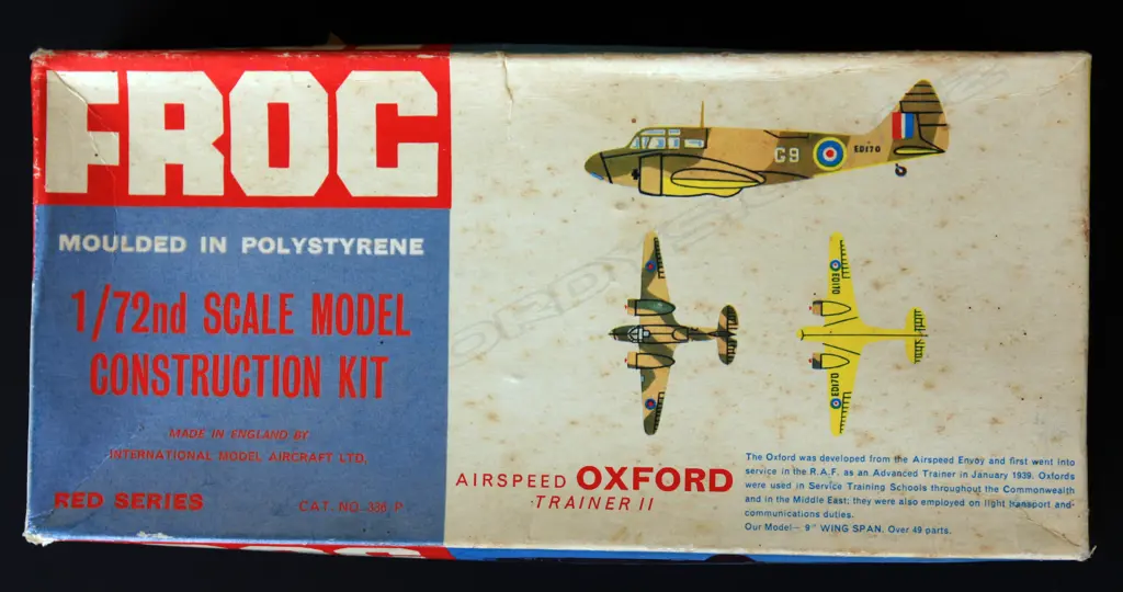 ‘Oxford Trainer’ plastic kitset by Frog Image 1++