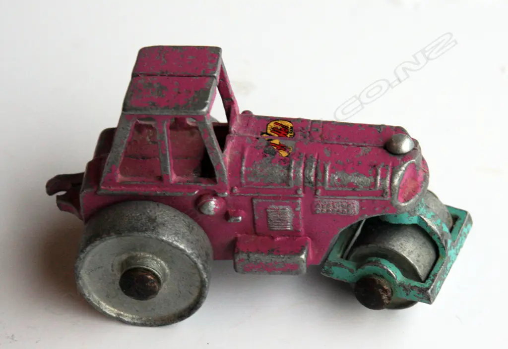Fun Ho ‘Aveling- Barford ‘Road Roller #413 Image 1++