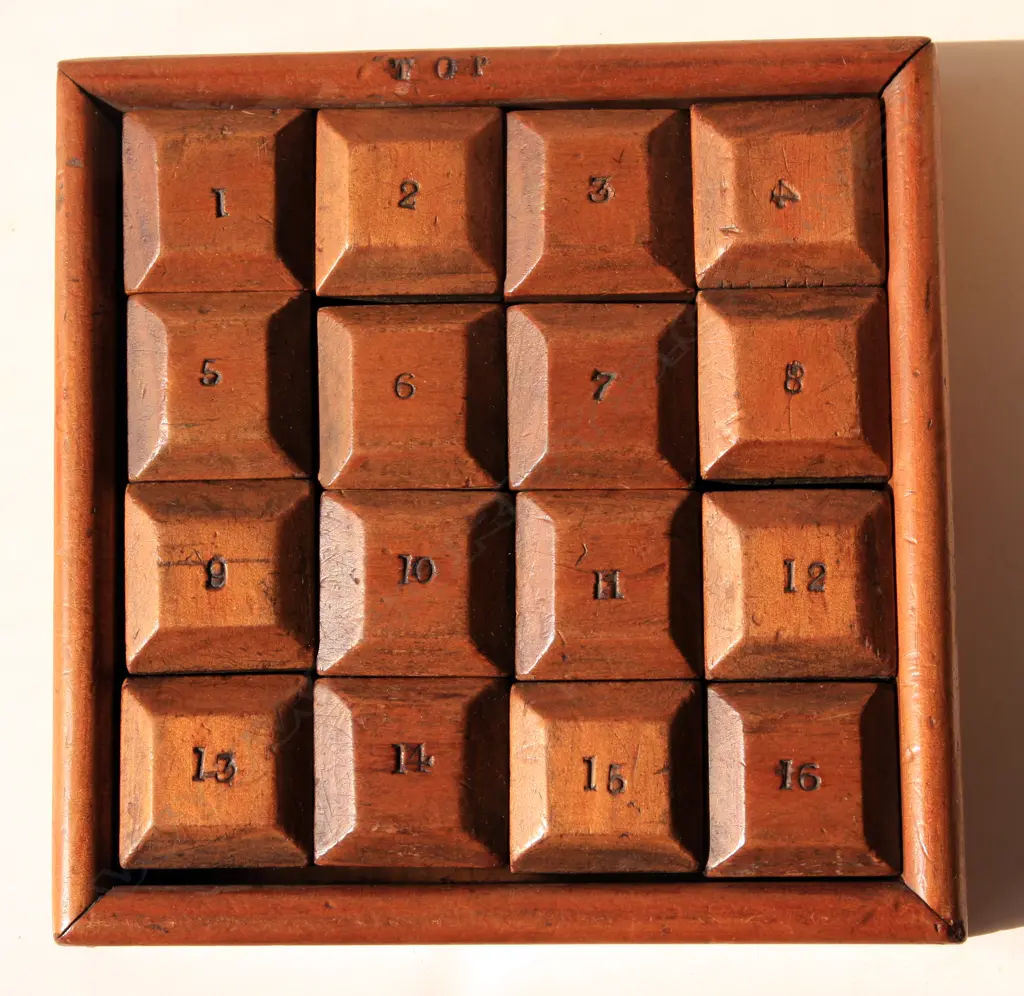 Numbered wooden block set in wooden tray Image 1++