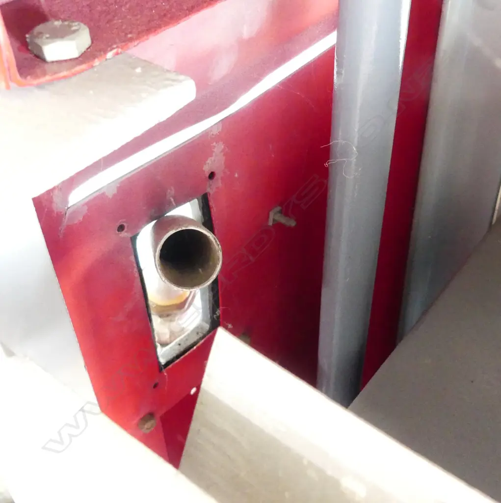 A restored 1960s Avery 101 Hardall Shell forecourt petrol pump Image 1++