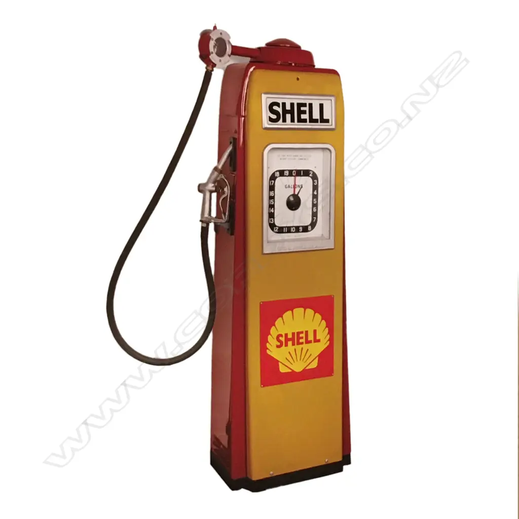 A restored 1960s Avery 101 Hardall Shell forecourt petrol pump Image 1++