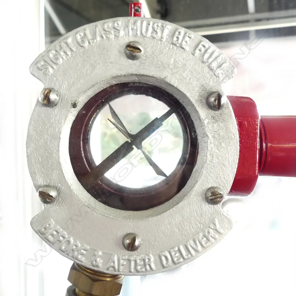 A restored 1960s Avery 101 Hardall Shell forecourt petrol pump Image 1++