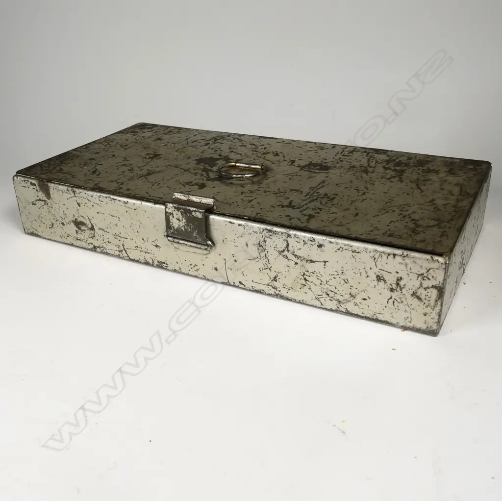 A vintage English 10" x 4¾" metal lure box Image 1++