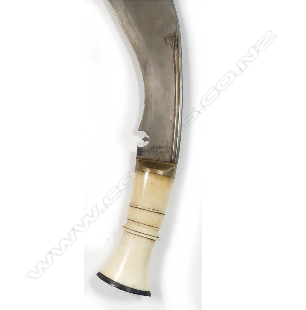 A bone handled kukri Image 1++