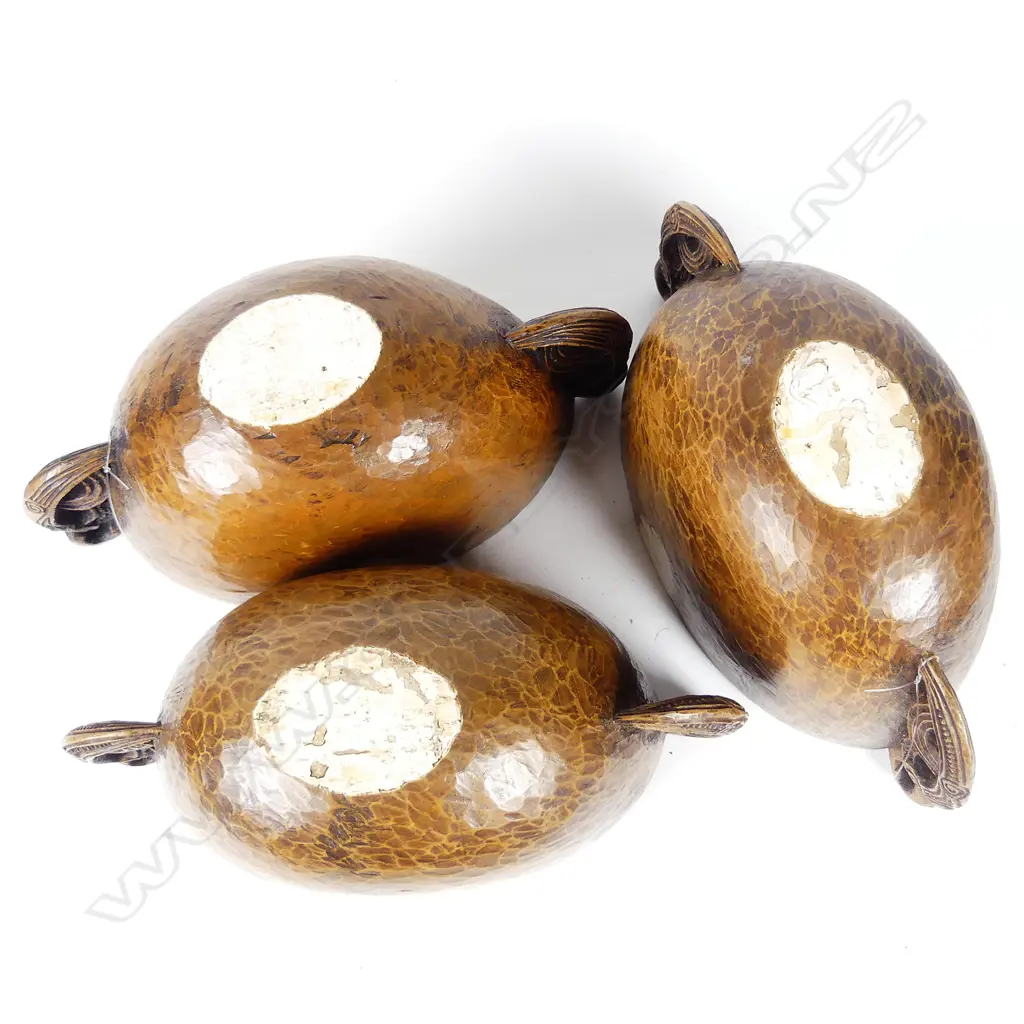 Three Ian McMillan carved stylised bowls Image 1++