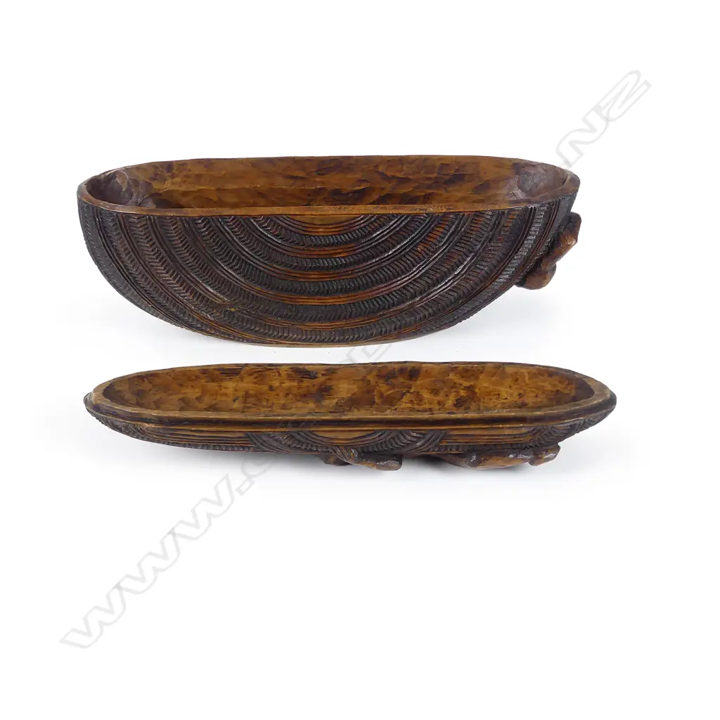 Ian McMillan Maori carved totara ‘whale rider’ wakahuia Image 1++