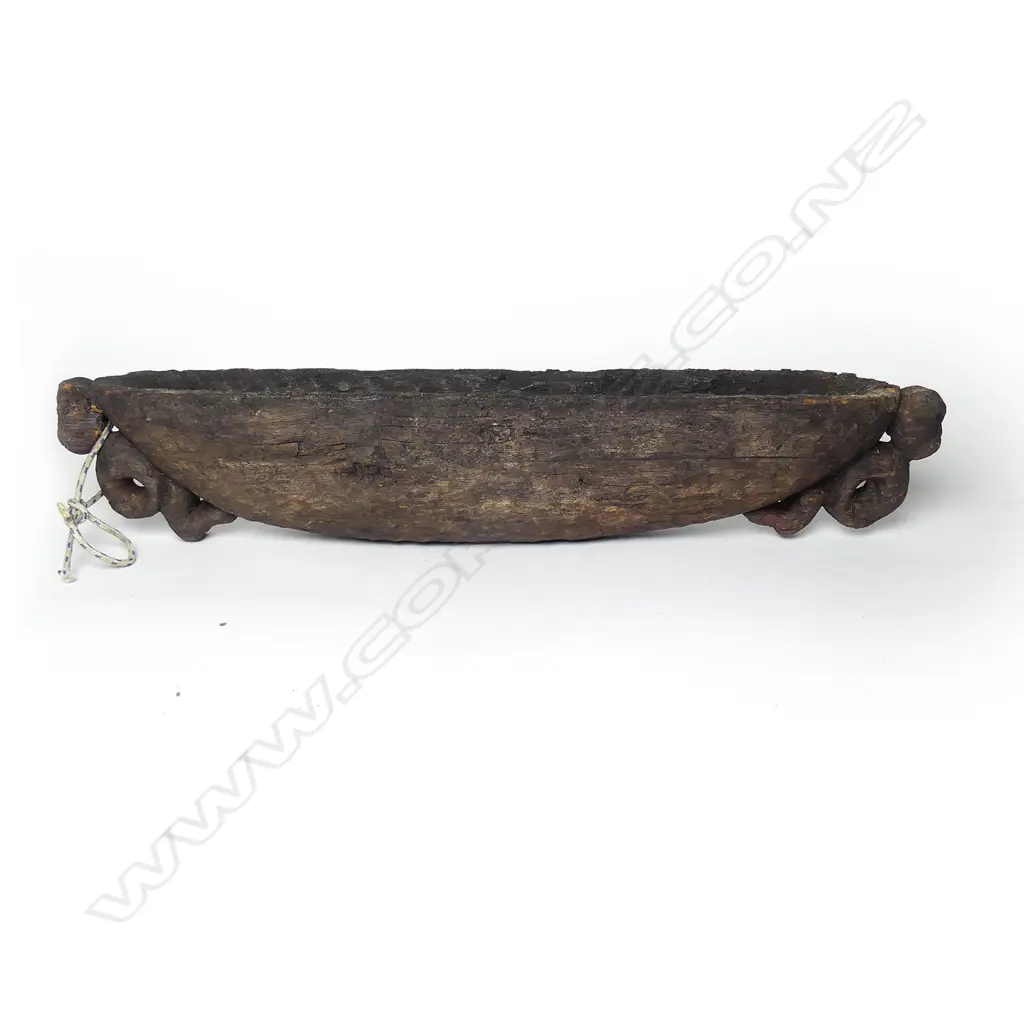 Ian McMillan Maori carved kumete Image 1++