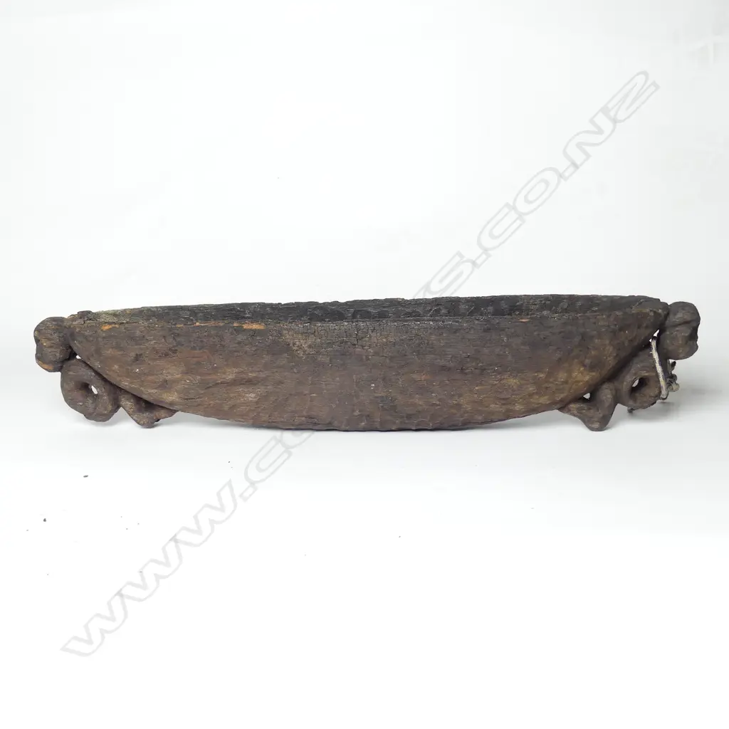 Ian McMillan Maori carved kumete Image 1++