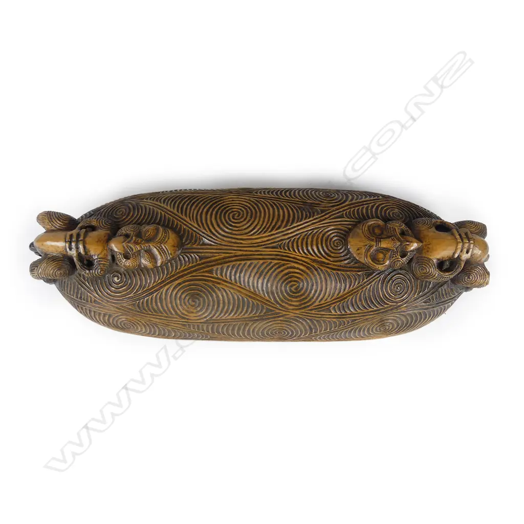 Ian McMillan carved wakahuia Image 1++