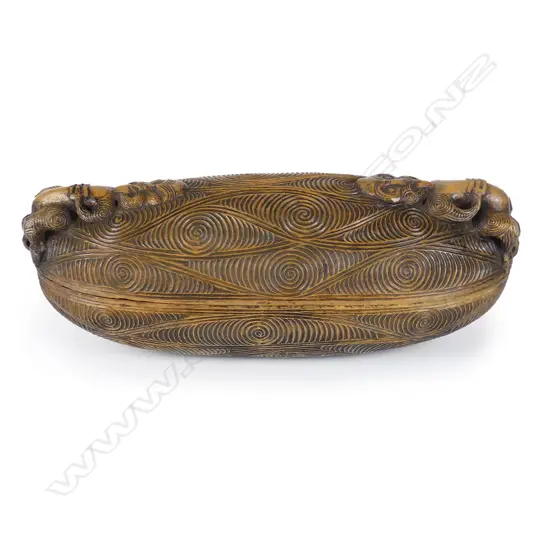 Ian McMillan carved wakahuia