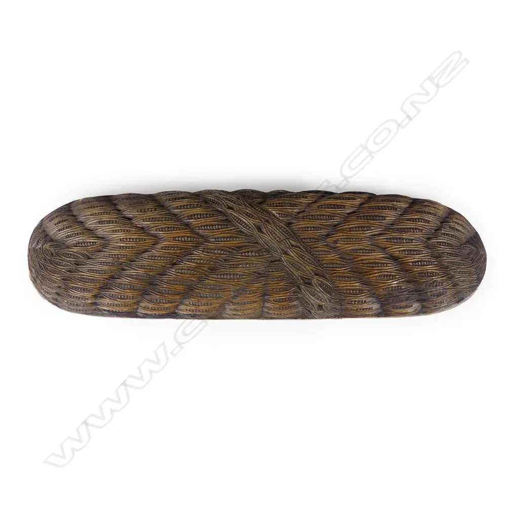 Ian McMillan finely carved wakahuia Image 1++