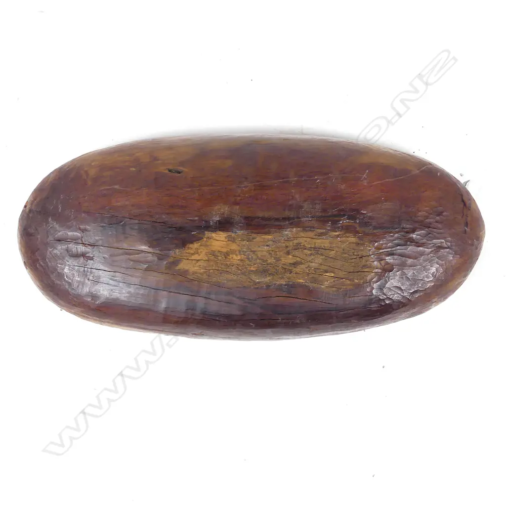 Ian McMillan carved waka kōiwi Image 1++