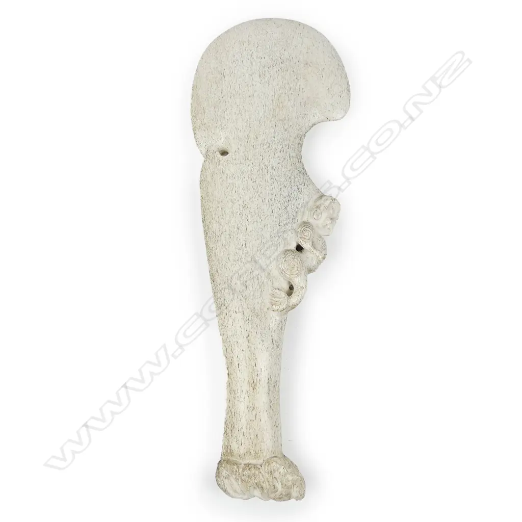 Ian McMillan carved whalebone wahaika hand club Image 1++