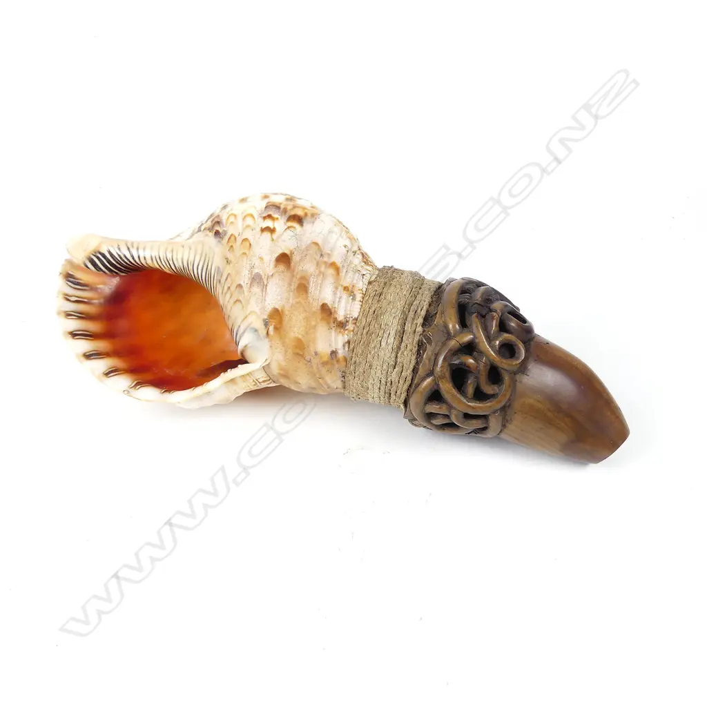 IAN McMILLAN MAORI CARVED TRUMPET: Image 1++