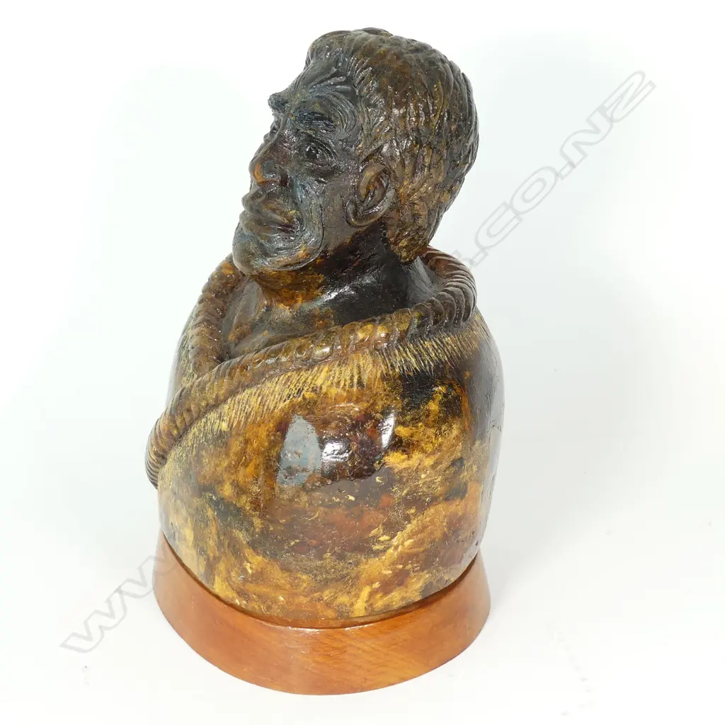 A large Colonial kauri gum bust Image 1++