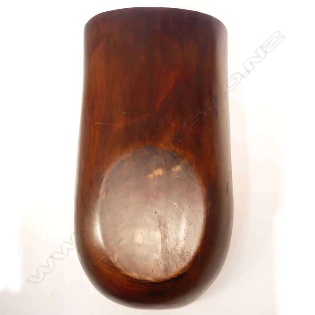 A large vintage Maori carved kauri bailer Image 1++