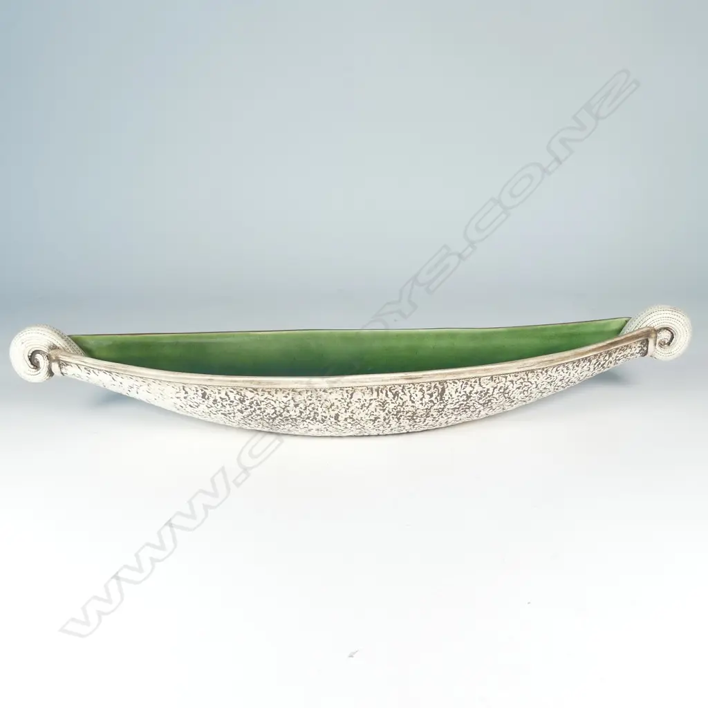 a Royce McGlashen oval dish Image 1++