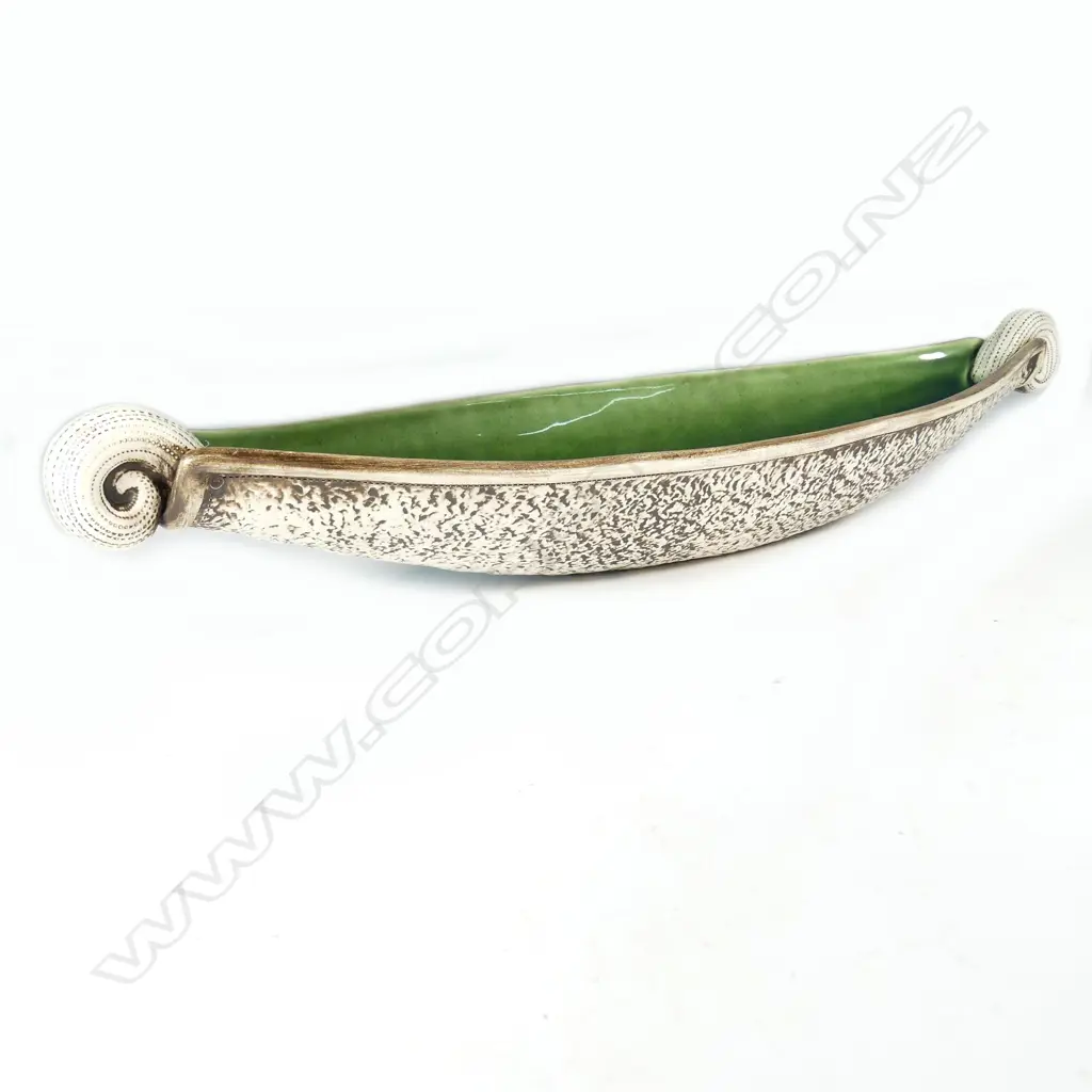 a Royce McGlashen oval dish Image 1++