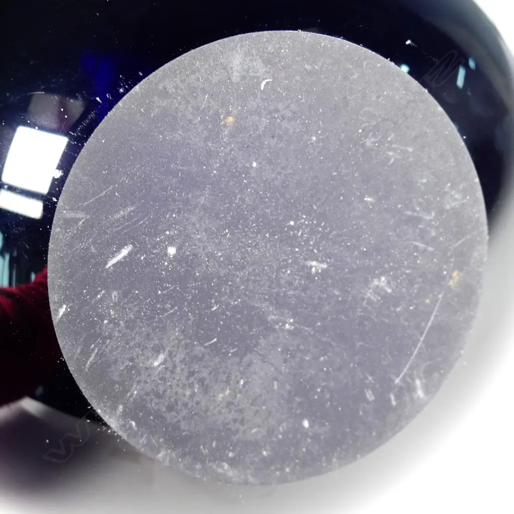 A Gary Nash glass vase Image 1++