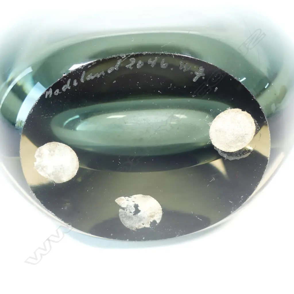 A heavy Norwegian glass vase by Hadeland Image 1++