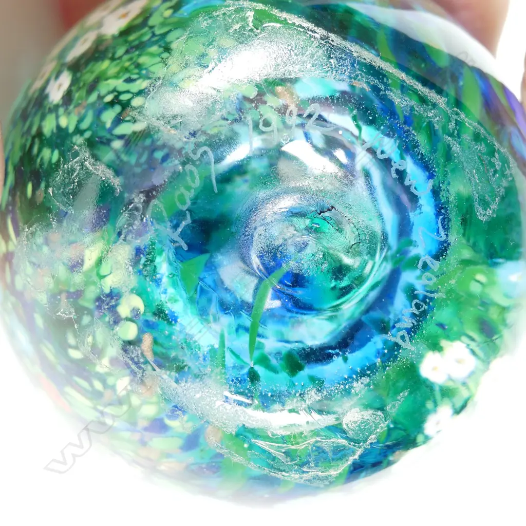 Peter Raos ‘Flower Garden’ art glass paper weight Image 1++