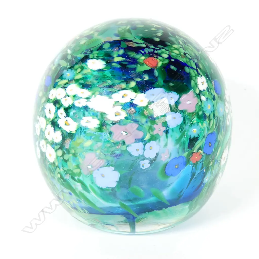 Peter Raos ‘Flower Garden’ art glass paper weight Image 1++