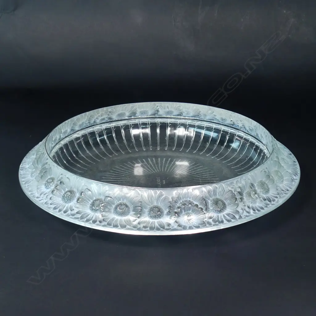 A Rene Lalique Bowl 'Marguerites' Image 1++