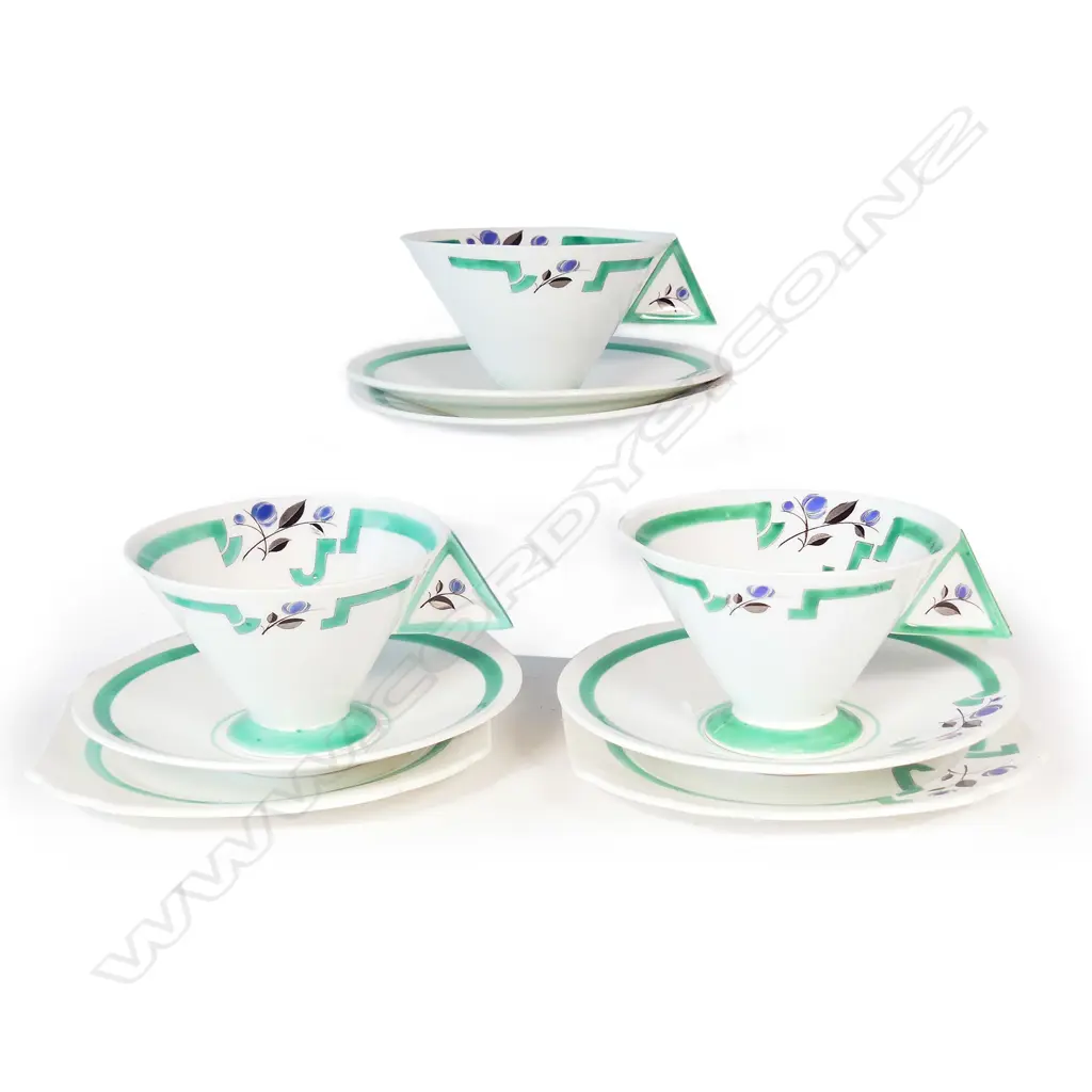 Nine pieces of Shelley Vogue bone china pattern 11740 Image 1++