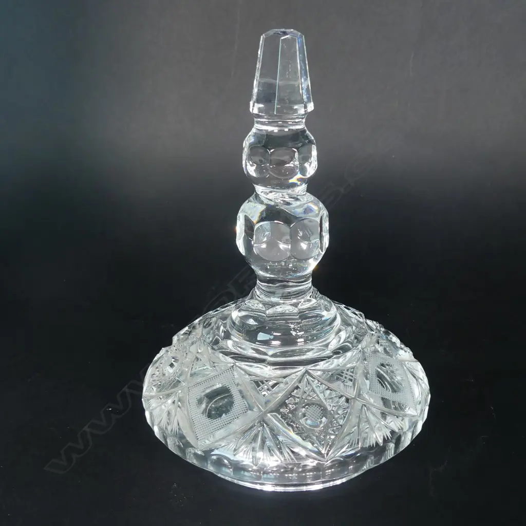 A crystal lidded urn Image 1++