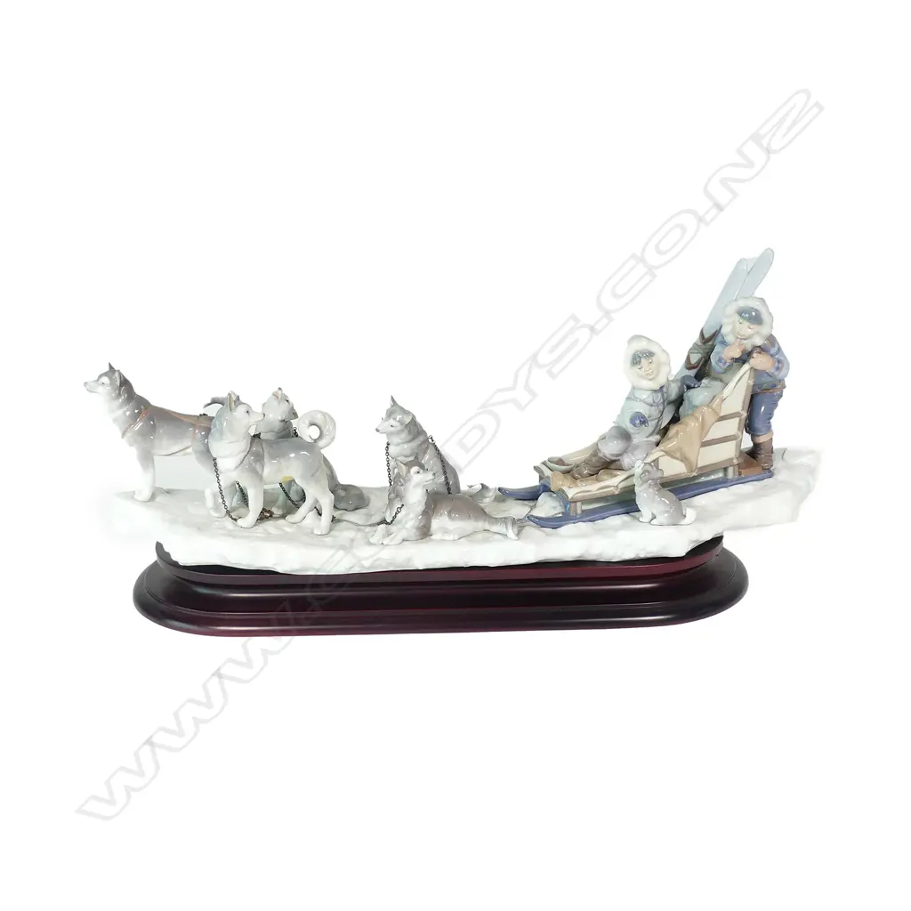 A large Lladro figure group Image 1++