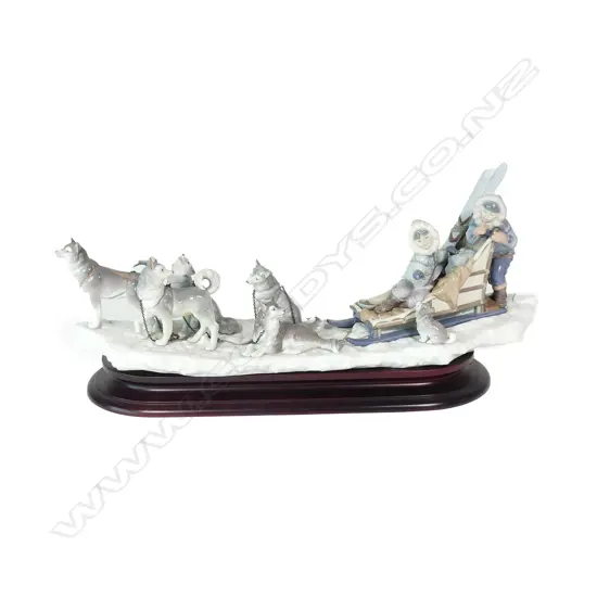 A large Lladro figure group