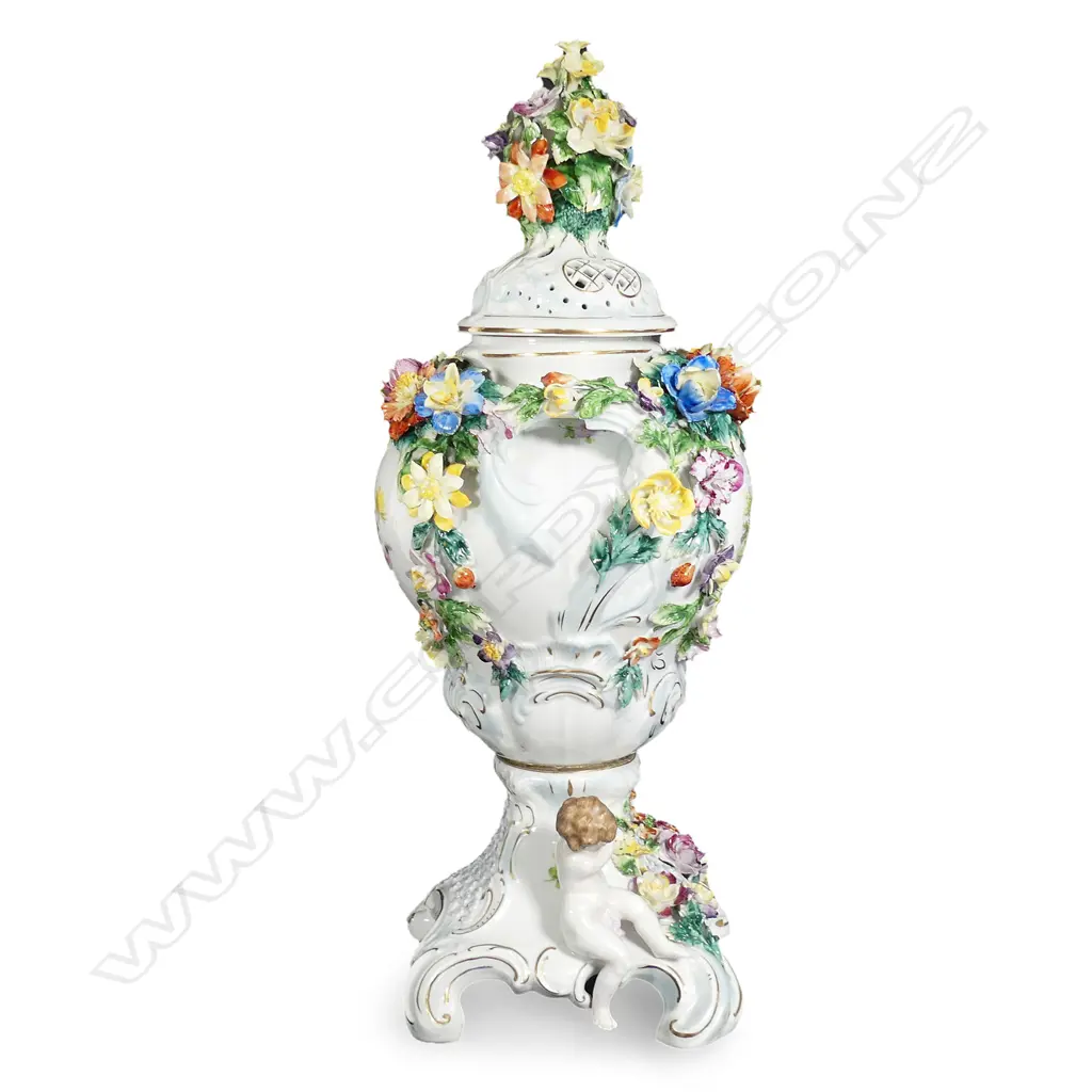 A Dresden lidded pot pourri urn Image 1++