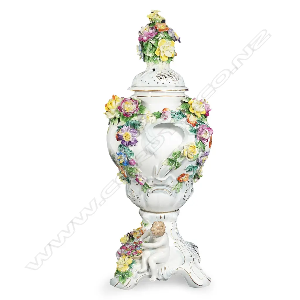 A Dresden lidded pot pourri urn Image 1++