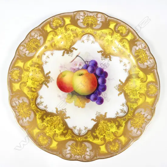 An early 20thC Royal Worcester hand painted plate