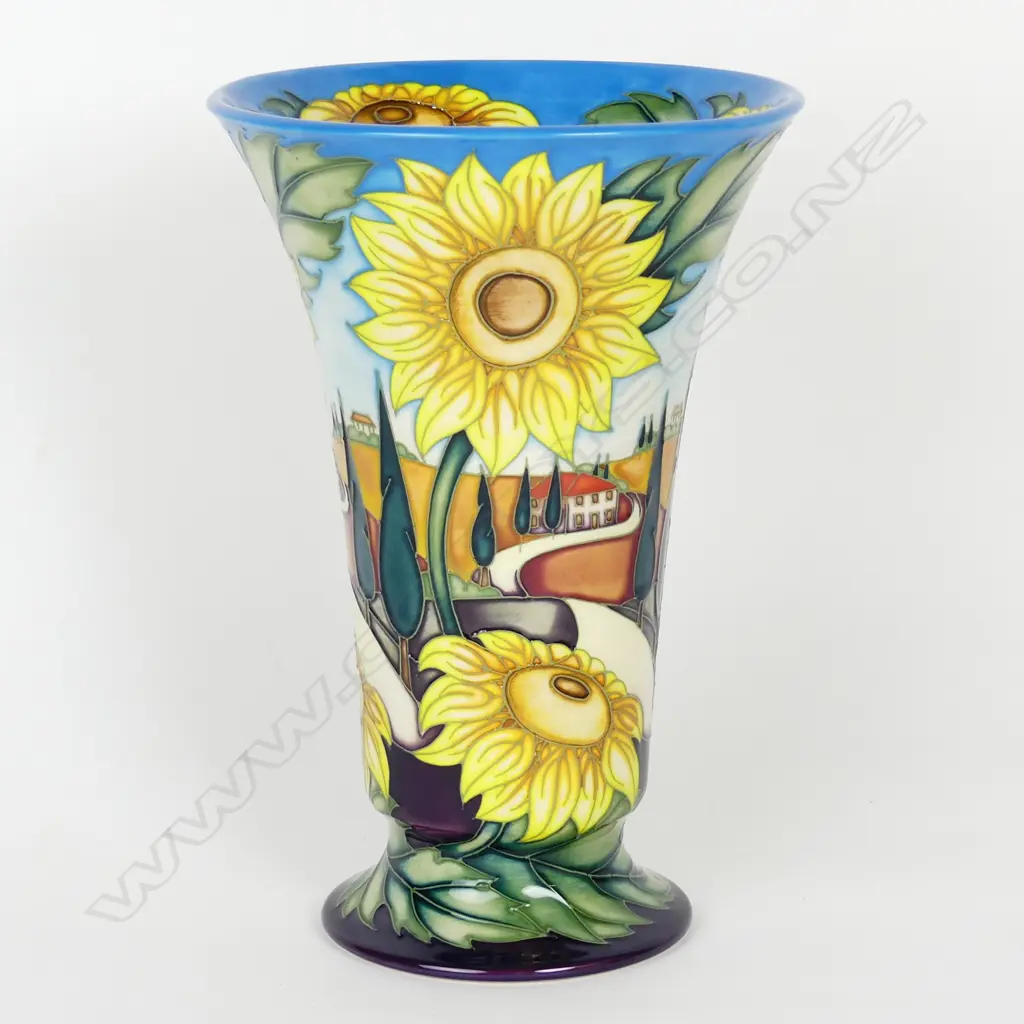 A modern Moorcroft vase Image 1++