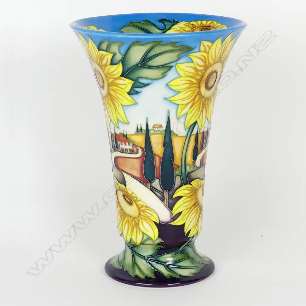 A modern Moorcroft vase Image 1++