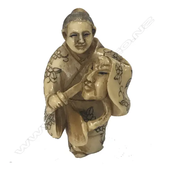 A Japanese ivory netsuke