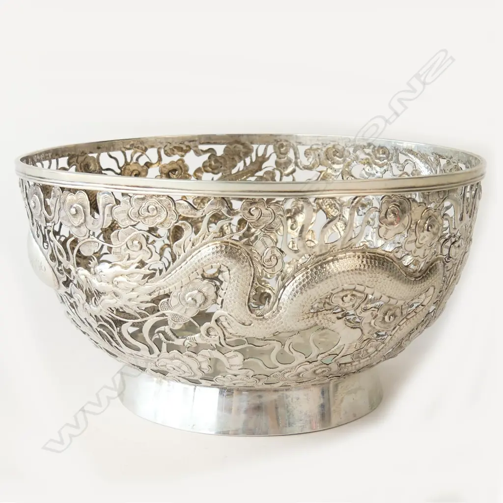 An early 20thC Chinese export silver filigree large bowl Image 1++