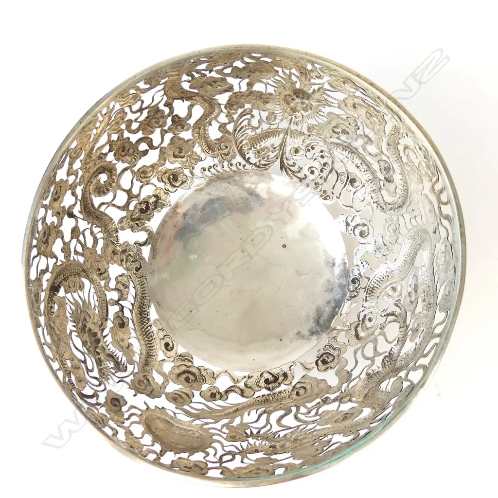 An early 20thC Chinese export silver filigree large bowl Image 1++