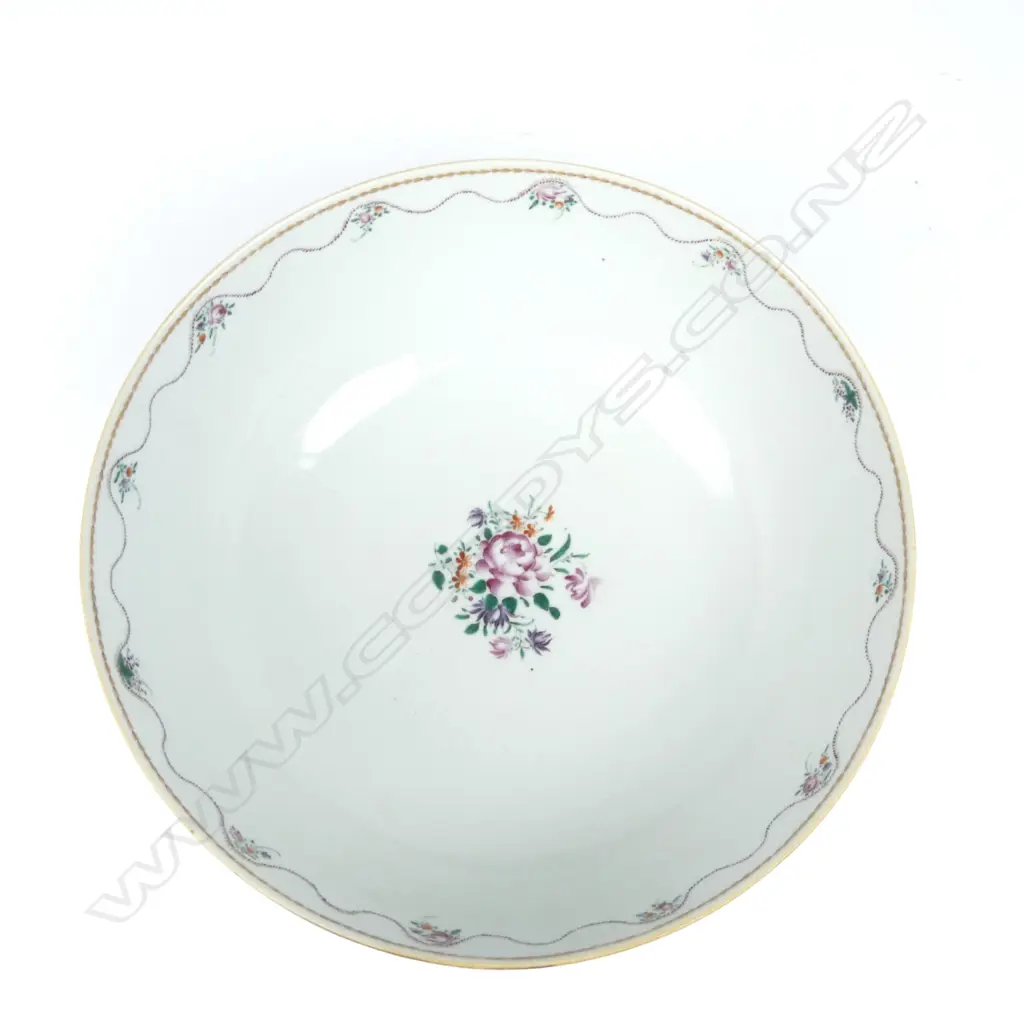 A Chinese Canton enamel porcelain exportware bowl Image 1++
