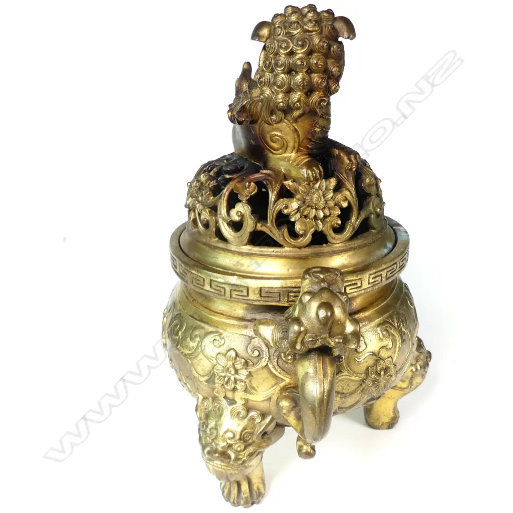 A Chinese gilt bronze incense burner Image 1++