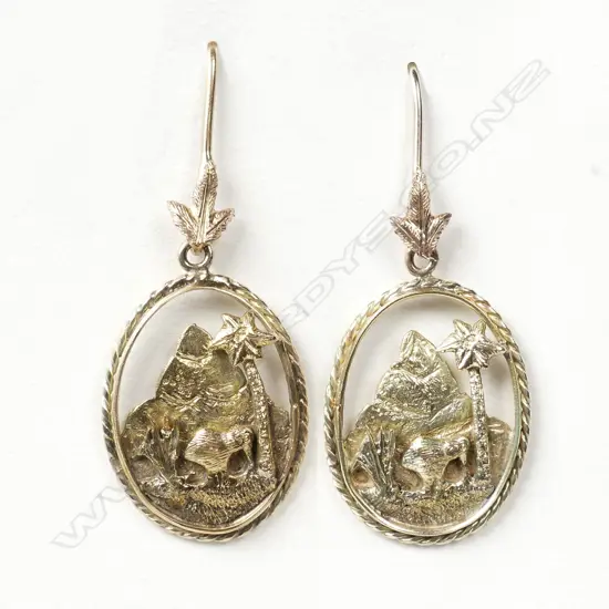 A pair of colonial gold earrings